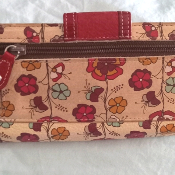 Vintage Fossil Leather Boho Wallet - Picture 10 of 12